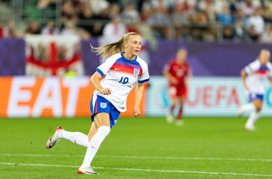 Era Fútbol Femenino (@erafutbolfem) on Twitter photo 🚨 ¡HOY TENEMOS DIRECTO!
🔎 Previa del primer partido de cuartos de final de la #WEURO2025: Noruega-Italia, con <a href="/coachperezdiego/">Coach Pérez Diego ⚽ 🇦🇷</a>
💥 Comentaremos las goleadas de Francia e Inglaterra ante Países Bajos y Gales, respectivamente, en la última jornada del Grupo D
📺 A partir de 🚨 ¡HOY TENEMOS DIRECTO!
🔎 Previa del primer partido de cuartos de final de la #WEURO2025: Noruega-Italia, con <a href="/coachperezdiego/">Coach Pérez Diego ⚽ 🇦🇷</a>
💥 Comentaremos las goleadas de Francia e Inglaterra ante Países Bajos y Gales, respectivamente, en la última jornada del Grupo D
📺 A partir de