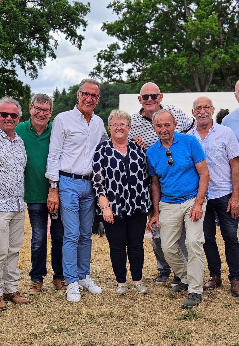 yfavennec's tweet image. Ce #14juillet2025, c’est la traditionnelle rencontre des habitants de Chailland autour du cochon grillé : 1100 personnes se sont donné rendez-vous pour un moment festif. C’est notre manière de célébrer notre fête nationale, dans la cohésion républicaine et dans la convivialité !
