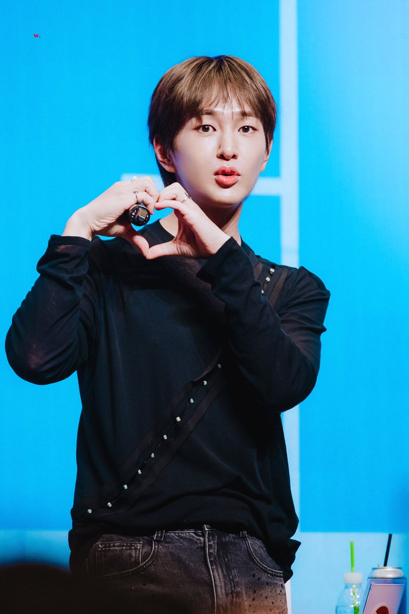 warmspot_onew's tweet image. 250714
#온유 #ONEW
#퍼센트_온유
#100PERCENTwithONEW