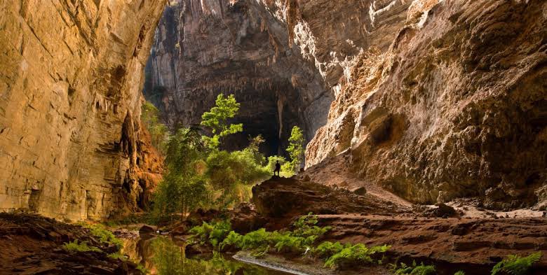 Patrimônio Mundial em Minas! 🔺🌎
As Cavernas do Peruaçu foram reconhecidas pela Unesco, por sua beleza natural e pelas pinturas rupestres. Golaço para a preservação ambiental e para o turismo no nosso estado!