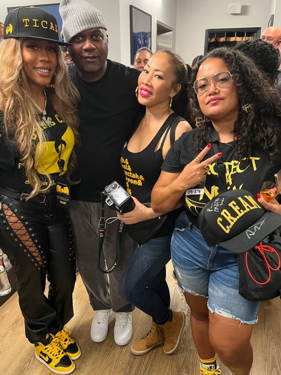 RealMastaKilla's tweet image. Join us and you could score free exclusive merch, music, event access, and pop-up experiences. Don’t miss your shot!
forms.gle/eby9JdYDiLrSUq…