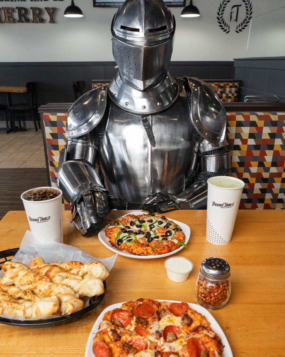 Feasting with the finest in all the realm on a personal level 😌⚔️