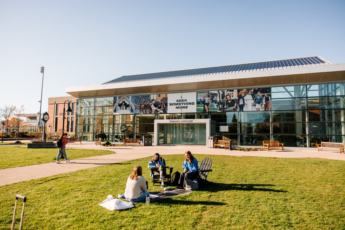 ProvidenceCol's tweet image. Our summer admission webinar series is back!
Join us on July 16, at 7 p.m. for a session all about the college essay. Attendees will have a chance to win a copy of Writing Tools for the College Admissions Essay by Roy Peter Clark '70, '17Hon.!
Register: prov.ly/33alLT1