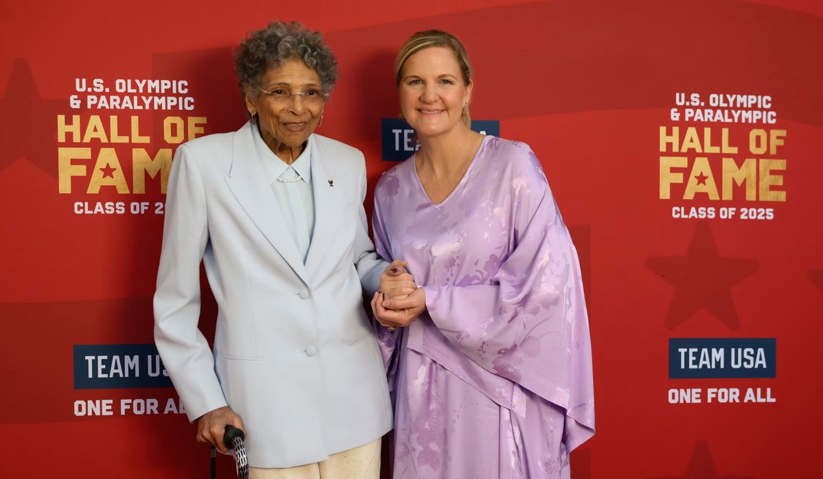 IOC President Kirsty Coventry congratulated Anita DeFrantz, as she was inducted into the United States Olympic &amp; Paralympic Hall of Fame.

The pioneer, athlete, and leader was recognised for her lifelong commitment to sport, equality and Olympic values ➡️: oly.ch/44Mf4HQ