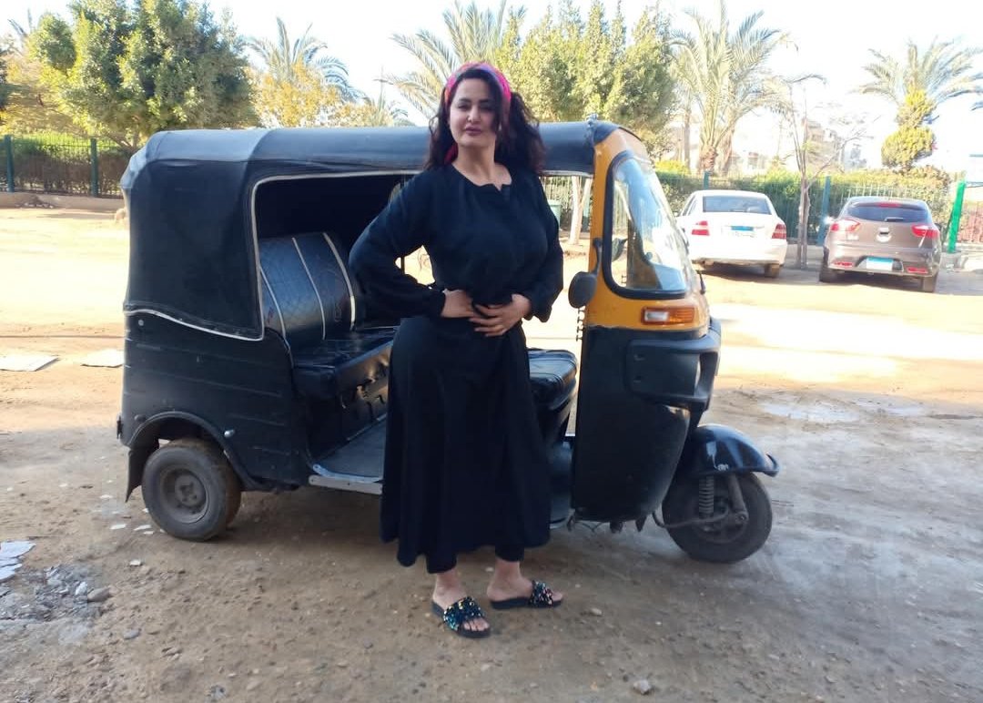 ممكن حد يبعتلي 300 جنيه و هعملو اللي يحبو