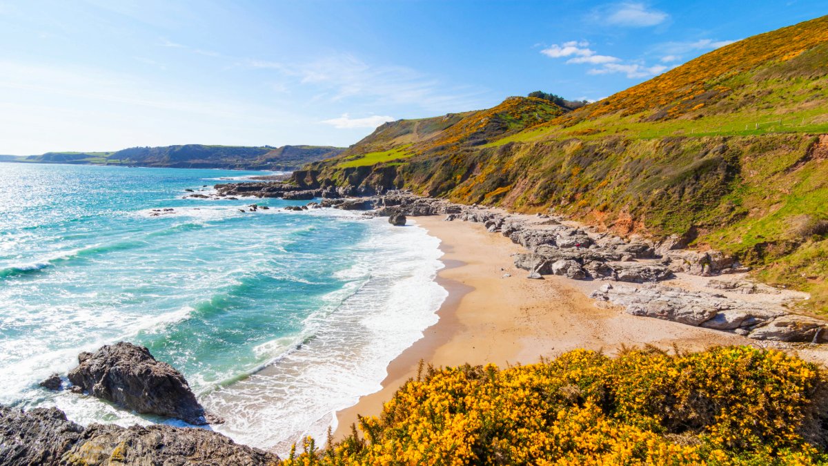 weather2travel's tweet image. Looking for a British beach break? Discover 7 of Britain’s best hidden beaches for your next coastal adventure weather2travel.com/blog/best-hidd… @VisitBritain @JournoJessB
