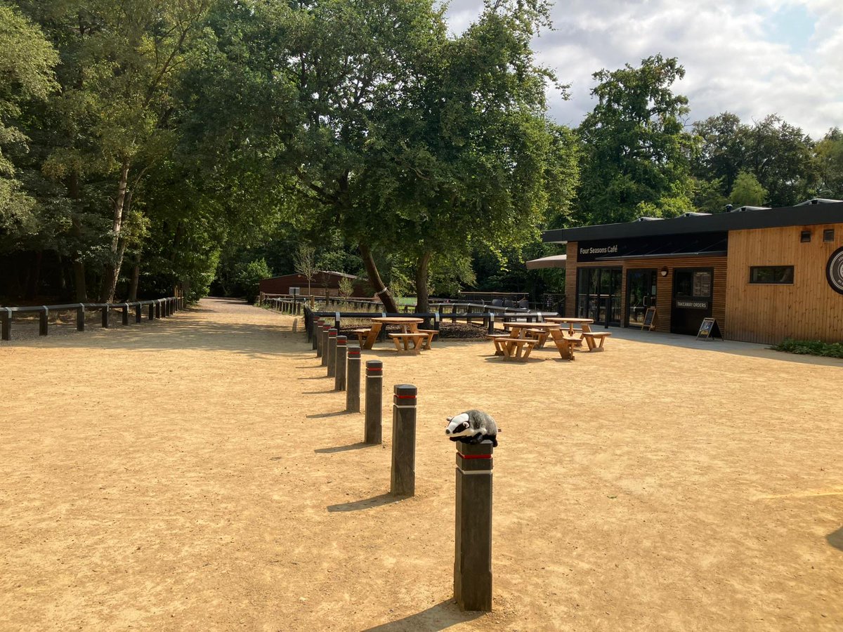 BCCountryParks's tweet image. Black Park... it’s your turn!
❗️We have hidden one free outdoor theatre ticket & Wind In The Willows Book today for one lucky person to find❗️
Use the image and the clue below to help you find them:
“Near the new café, where scents entwine, A hidden book and ticket shine.”