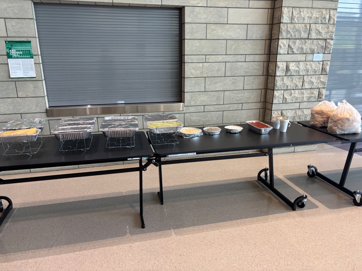 Last night’s team dinner! 💜 Thank you Andale!! 🌮 Delicious food, fun team bonding, and lots of laughs 😌

Regional Final Game @ Linn-Mar tomorrow 💪🏼