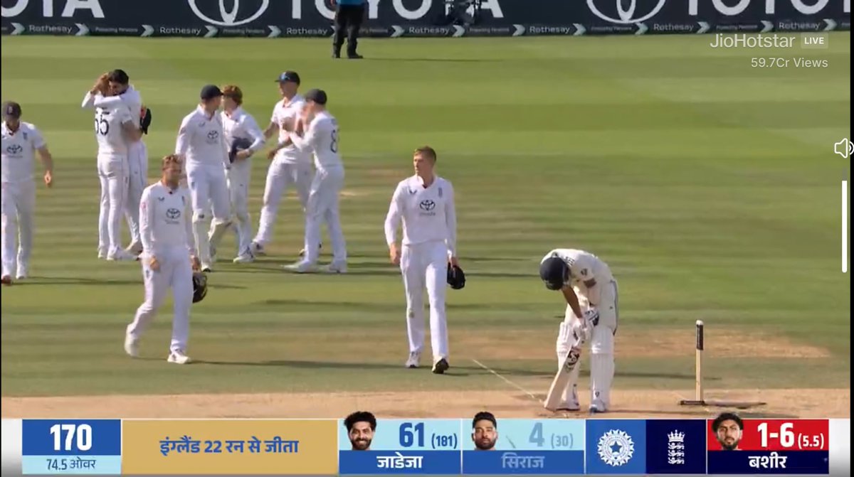 Livefeed update tweet media