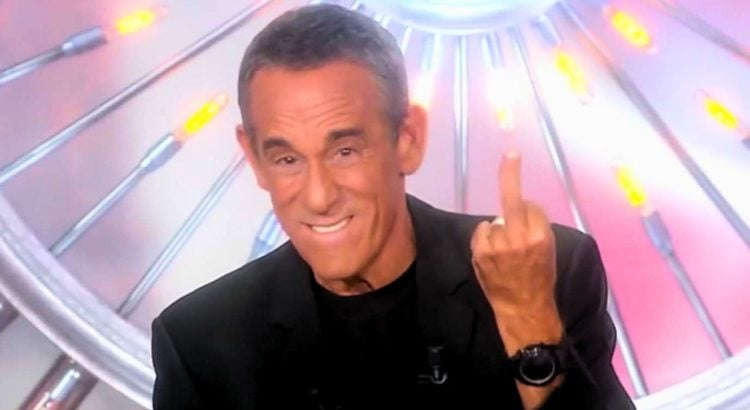 Une image vaut mieux qu'un grand discours et en voilà une qui résume bien Thierry, autant aimé que detesté, on ne peut pas nier l'importance qu'il a eu sur le paysage audiovisuel francophone. J'ai versé quelques larmes quand j'ai appris son décès. Grand merci Mr. #Ardisson 🥺 !