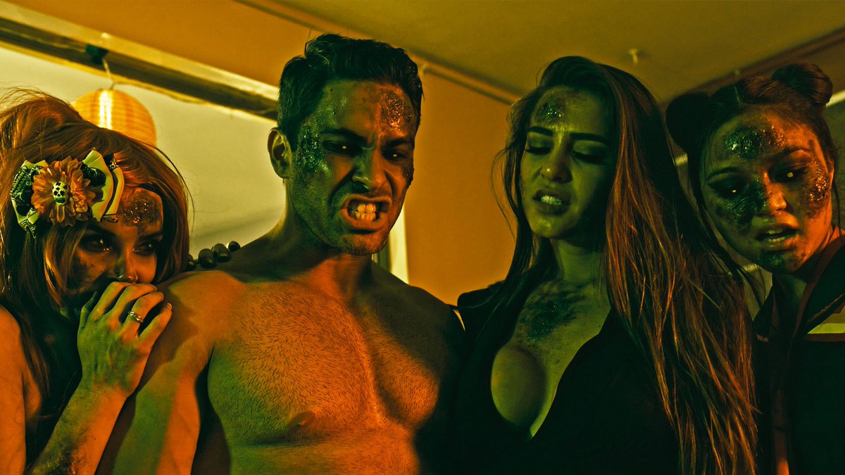 ICb0x's tweet image. ZombieCON Vol. 1 will be releasing on all VOD platforms tomorrow, July 15th! Along side the release I will be dropping my video review of the movie on my YouTube channel: youtube.com/@icb0x?si=UkY0…
Summer of Horror starts now..🔪🩸☀️
@zombieconmovie