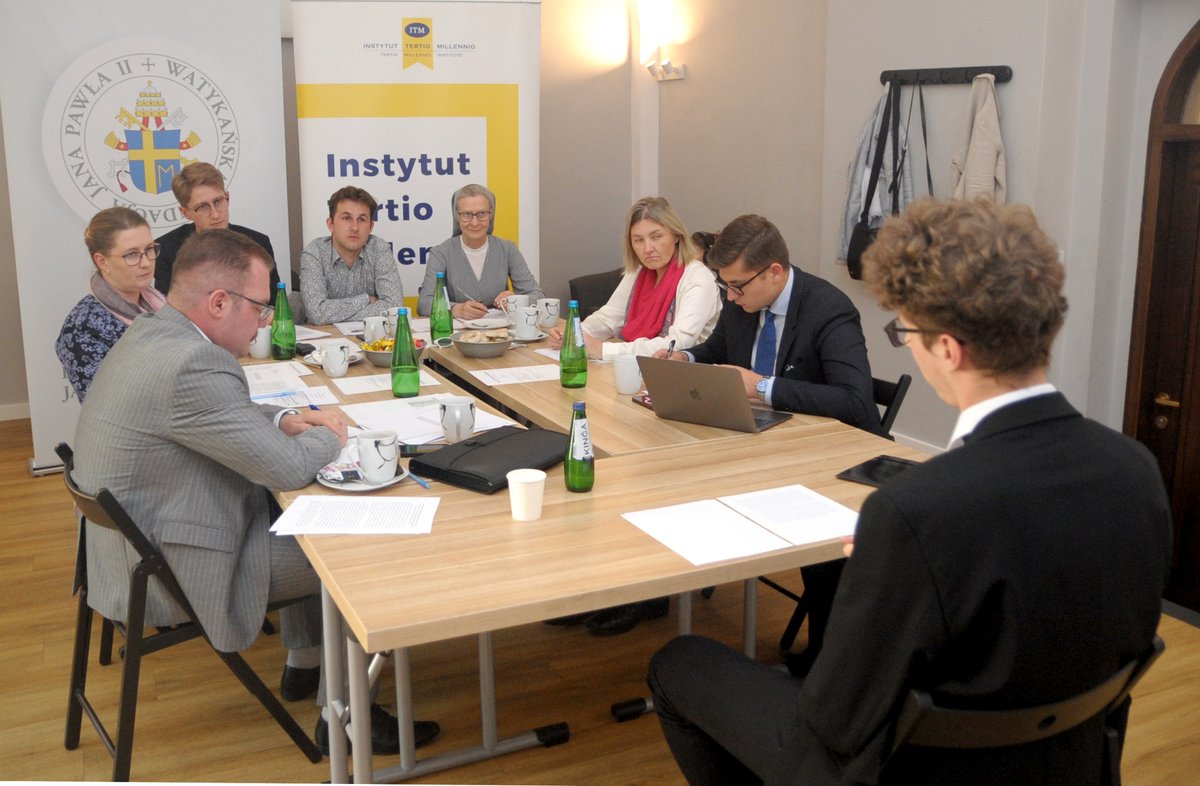🔴Zwycięzcy Konkursu Papieskiego współorganizowanego przez naszą Fundację od kilku dni są już w Rzymie!

🔹W tym roku nasza Fundacja dołączyła do <a href="/InstytutTertio/">Instytut Tertio Millennio</a> jako współorganizator #KonkursPapieski dla szkół średnich.

🔹Dokładnie miesiąc temu w Warszawie odbył się finał, w
