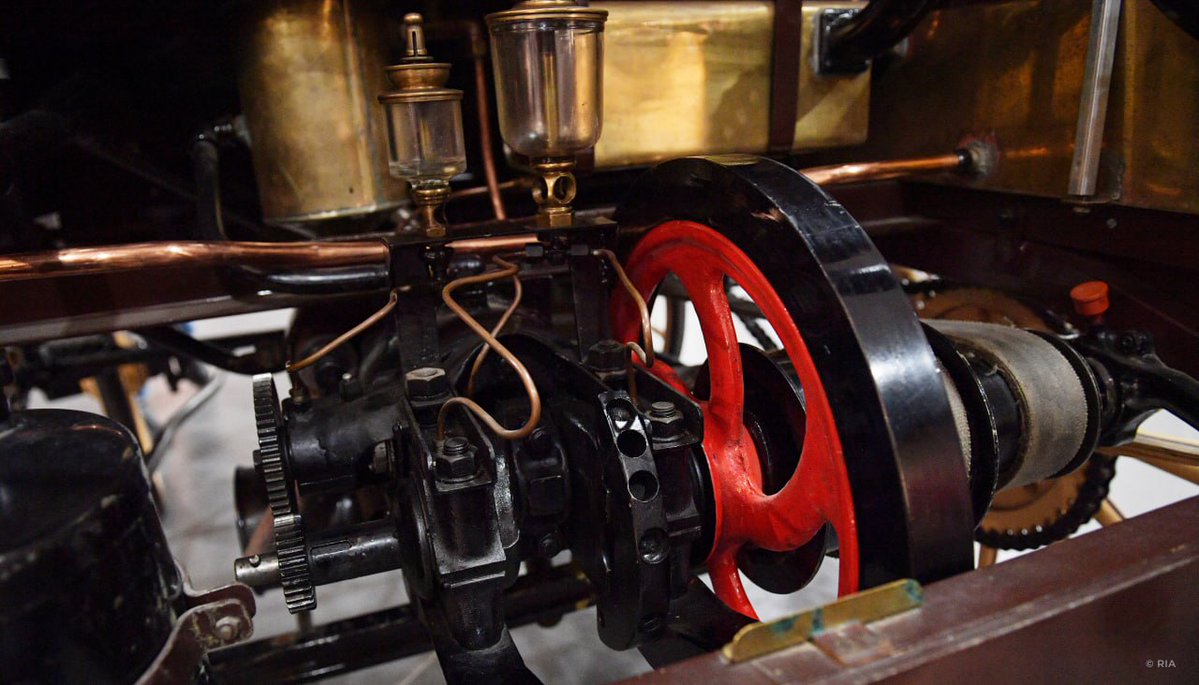 Russia's tweet image. ๐ #OTD in 1896, the first Russian production car (by Frese & Yakovlev) was introduced at the XVI All-Russia Exhibition in Nizhny Novgorod.
With a 2 hp ๐ช engine, it reached 20 km/h and ran up to 10 hours โ a worthy rival to foreign models & a fine gift to Emperor #NicholasII.