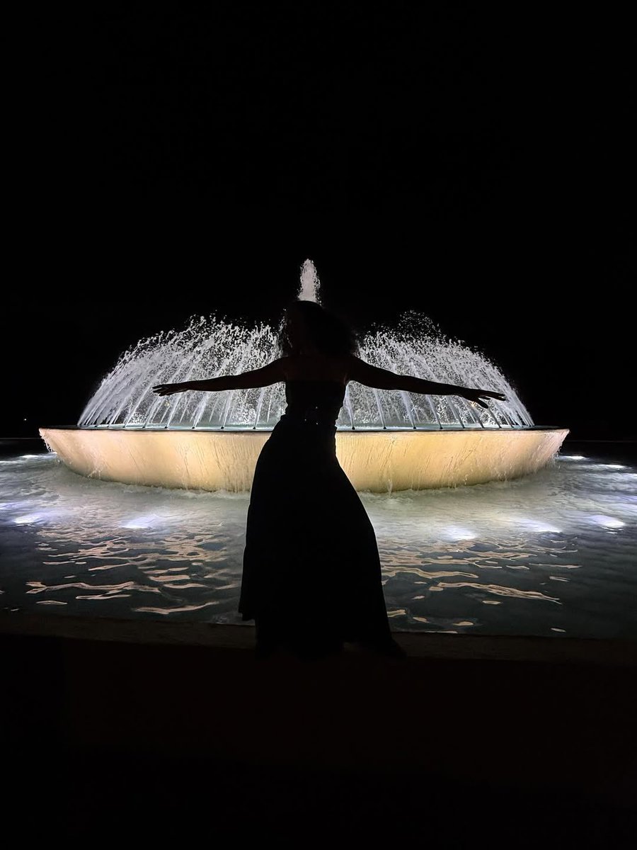 solangespace's tweet image. Solange dedicates new post to photographer Liz Johnson Artur for her work over the years
“Liz, your work continues to pour into all of us forever more. My deepest gratitude for our conversations about time, sitting still, and the sacredness in slowness.”