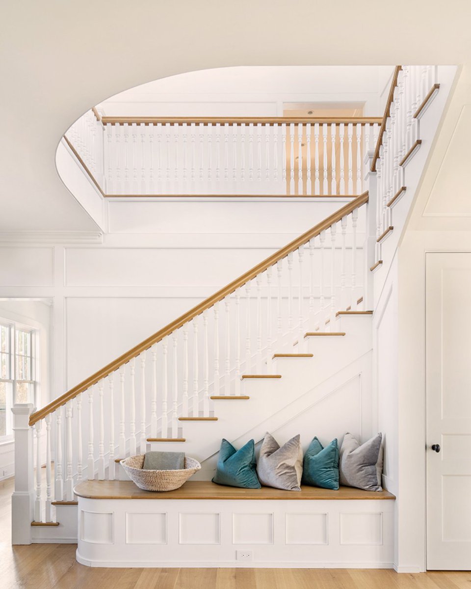 Bespoke's tweet image. 71 Pheasant Lane is a generational estate nestled in the coveted Murray Compound. Designed for grand entertaining and effortless summer living, this turn-key residence is the definition of timeless luxury.
⁠
#tailoredfor10M+ #Tailoredforyou #71PheasantLaneSouthampton