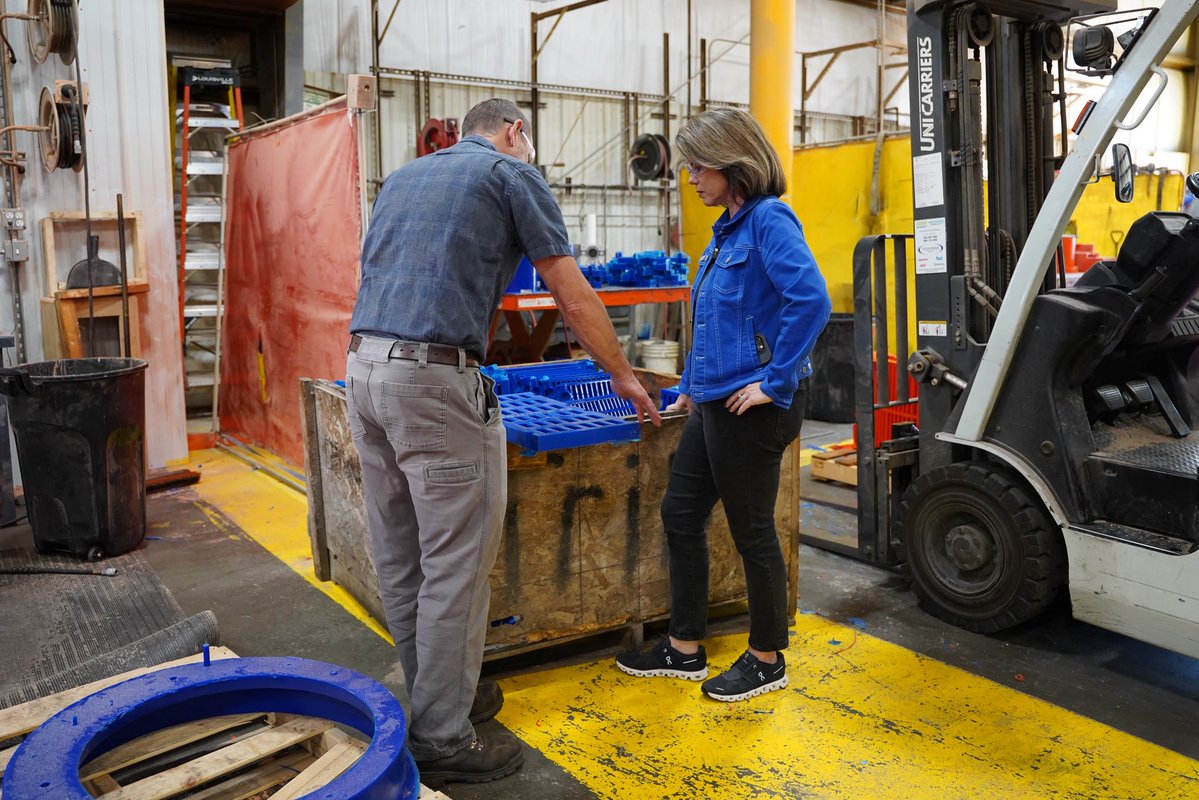 AngieCraigMN's tweet image. Companies like Iracore are using union labor in Hibbing to ship around the world. Loved learning more during my factory visit last week!
We need leaders in Washington who uplift Minnesota manufacturers.