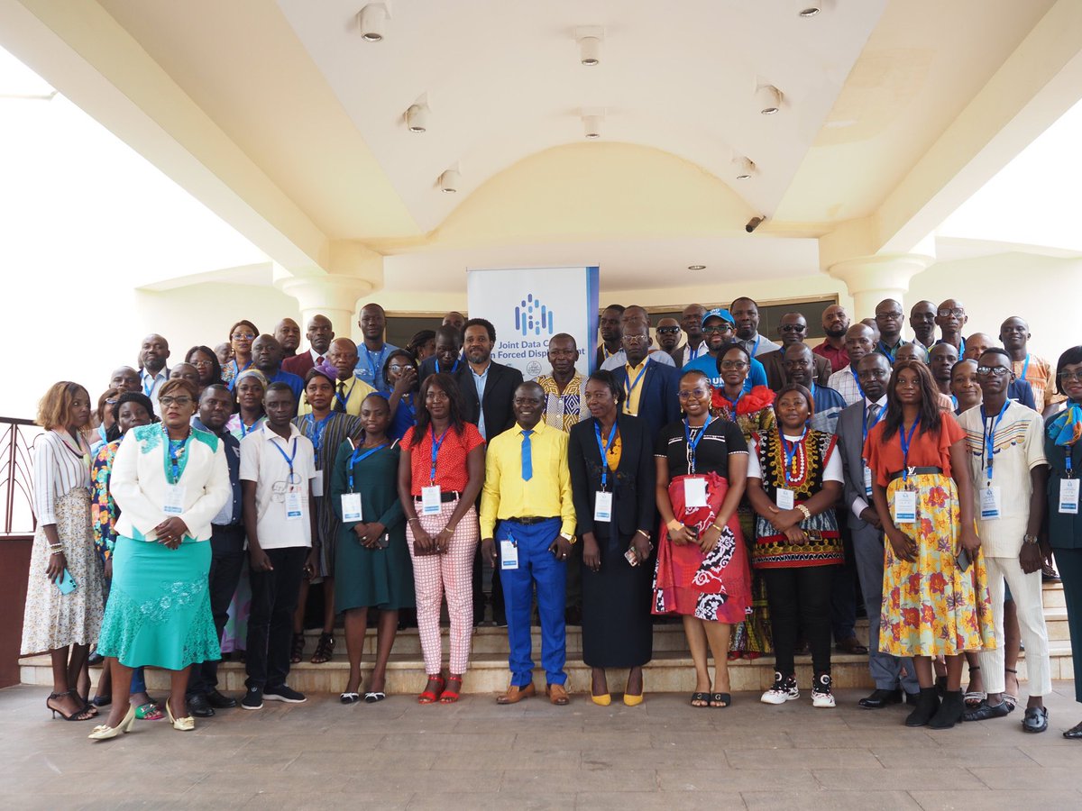 UNHCR_CAR's tweet image. From 8 to 10 July in Bangui, the @jointdatacenter (UNHCR & World Bank) and @Icasees1 trained 85 experts 📊 to strengthen data collection on forcibly displaced populations and people at risk of stateless in CAR 🇨🇫.
A key step towards better inclusion of the most vulnerable! 🤝