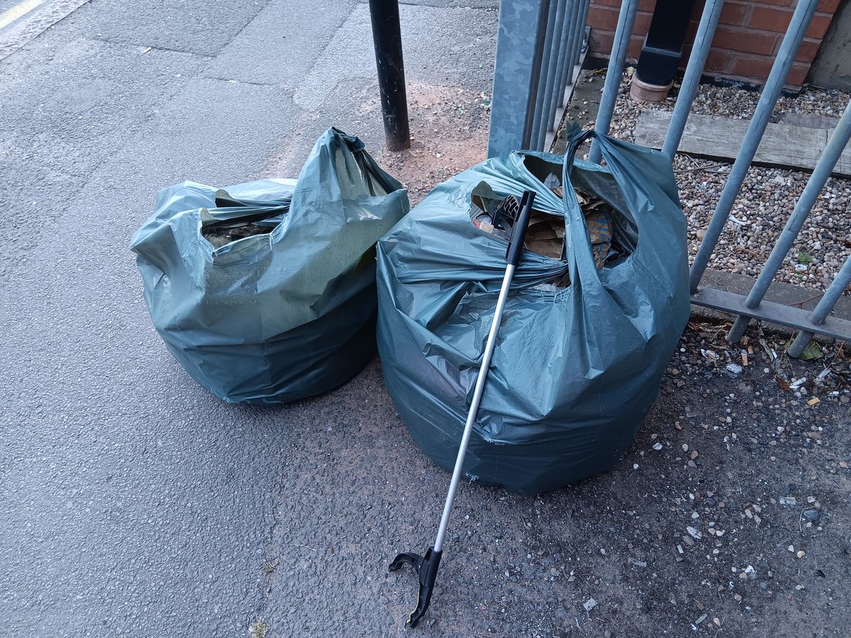 x_brum's tweet image. After a steaming weekend, 2 bags of steaming stinking litter collected from Allison Street and Shaws Passage B5. Imagine what the rest is like. I'm sure we will find out on Saturday for our group monthly litterpick @Bradford_St_Bhm #OneMillionbags #Cleanerbrum