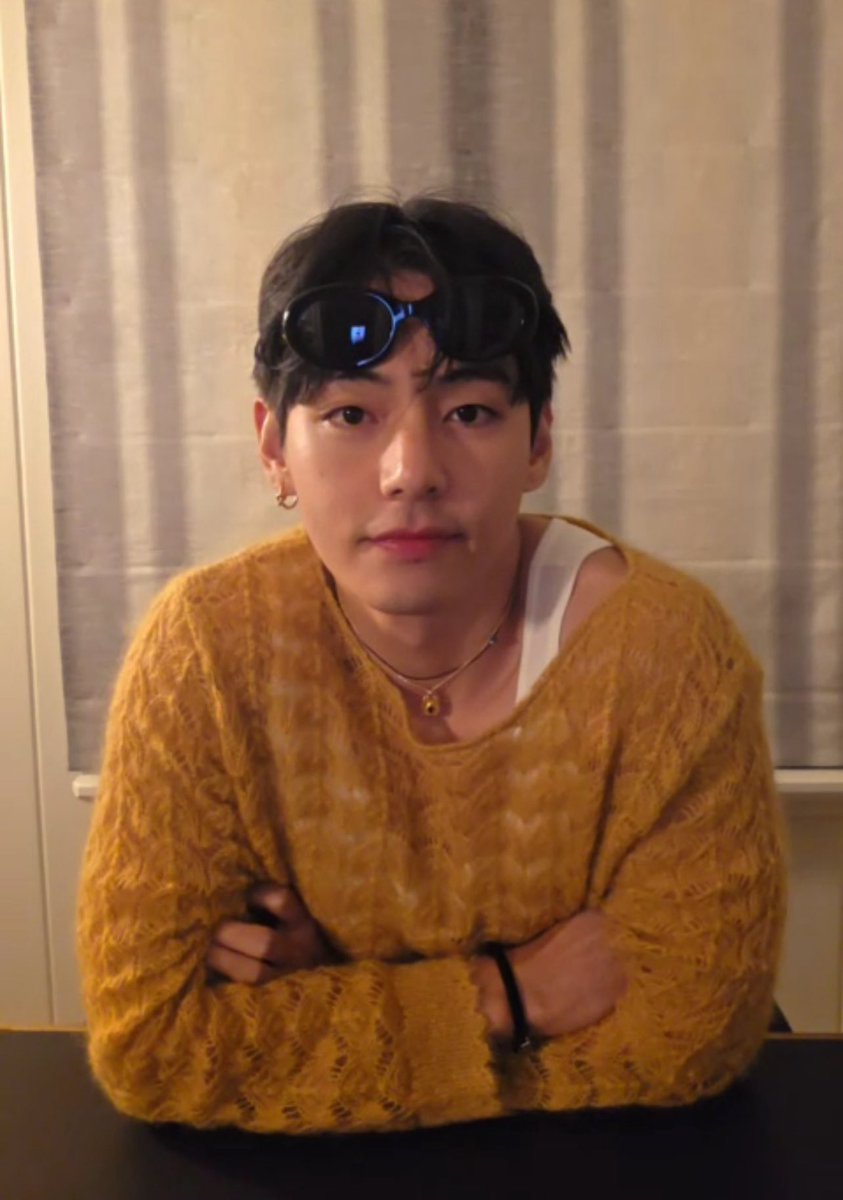 semesthv's tweet photo. ── 즐거운 시간 보내시고 난 잊어주세요. https://t.co/8XWot3VnNA