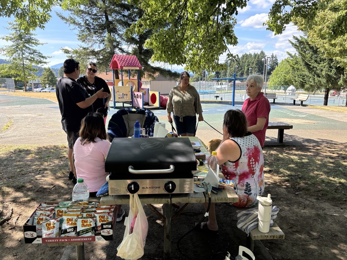 UFCW_1518's tweet image. A big thank-you to the Port Alberni Home Support members who joined Union Representative Sherrene for this quarter’s meetup! It was a great opportunity to connect, share updates, and strengthen the bonds within your unit and with the union.💪