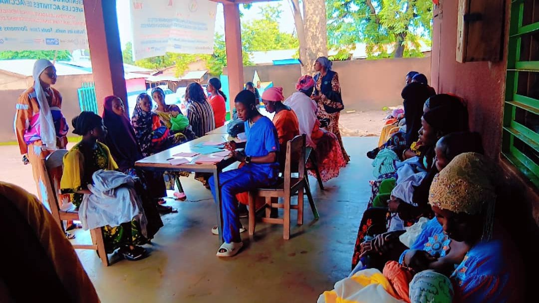 Sevguinee's tweet image. SIGUIRI : Sensibilisation sur la prévention du VIH/SIDA au centre de santé Bolibama dans le cadre du projet d'accompagnement des femmes sur financement de @EF_LINITIATIVE