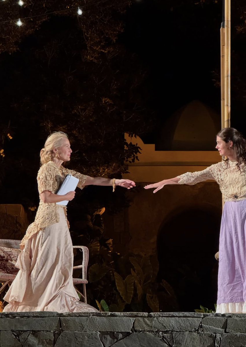 GillyAnders's tweet image. New photos ! Gillian Anderson @gilliana in #TheCherryOrchard with an all-star cast ! 📸 @themoroccanbotanist