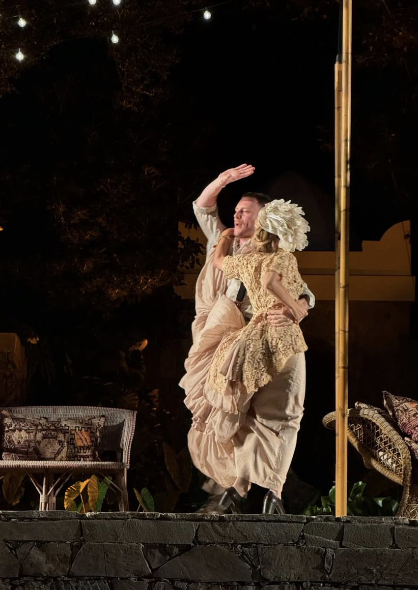 GillyAnders's tweet image. New photos ! Gillian Anderson @gilliana in #TheCherryOrchard with an all-star cast ! 📸 @themoroccanbotanist