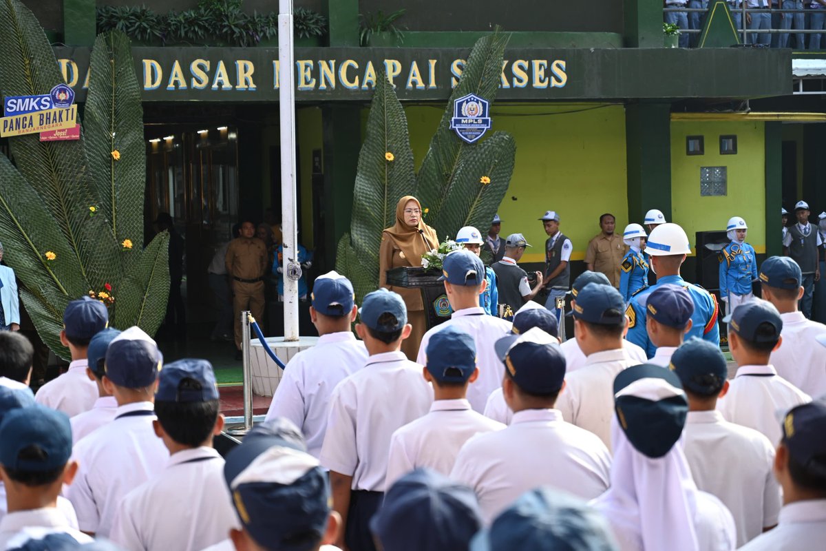 pemkab_bna's tweet image. Bupati Amel Ajak Sekolah Ciptakan Lingkungan Belajar yang Riang dan Inklusif 

Berita selengkapnya di: banjarnegarakab.go.id 

#mpls #banjarnegara #banjarnegarabaik #banjarnegaramaju #banjarnegarasejahtera