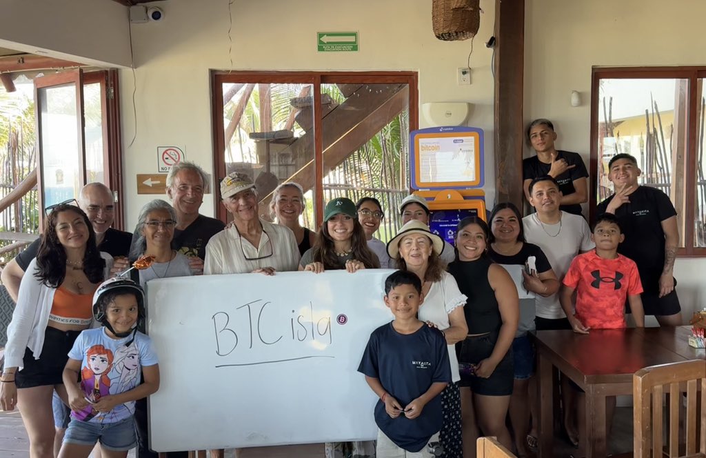 RayyoApp's tweet image. 🏝 @BitcoinFitGames 💪₿ 🏝
📍Isla Mujeres, Mexico
Consigue tu ticket en el link:
bitcoinfitgames.com/pages/tickets
#bitcoin #Bitcoin2025 #bitcoinnews #BTC #islamujeres #cancun #Mexico