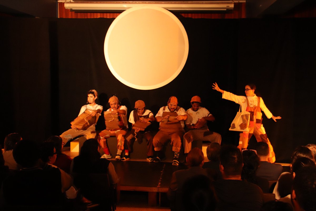 USMApanama's tweet image. 🎭 ¡Hoy damos inicio al Primer Festival de Teatro Universitario en la USMA!
Nos llena de orgullo inaugurar este espacio cultural con la participación especial de la Compañía de Teatro de la Universidad de Panamá, quienes nos presentan la clásica obra "Sueño de una noche de…