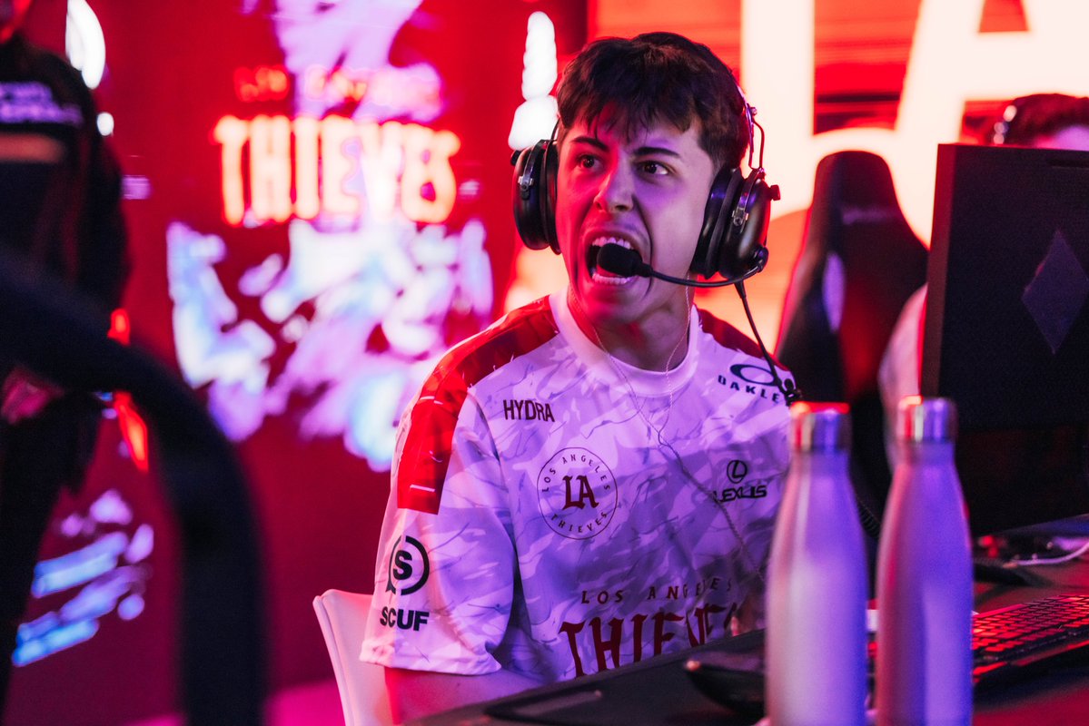 CODLeague's tweet image. Throwback to Major I π #CDL2025
π₯: @ATLFaZe
π₯: @LAThieves
π₯: @MiamiHeretics