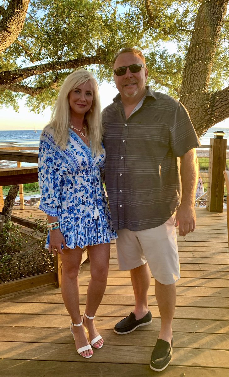 Today is our 35th Anniversary! Thx for everything you do! Love Ya! ❤️