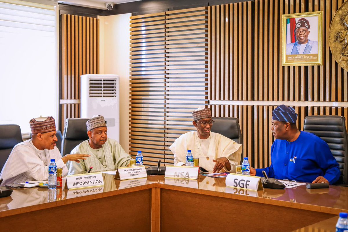 Abdulfagge's tweet image. PRESIDENT TINUBU CONSTITUTES INTER-MINISTERIAL COMMITTEE FOR STATE BURIAL OF FORMER PRESIDENT MUHAMMADU BUHARI

President Bola Ahmed Tinubu, GCFR, has approved the constitution of an Inter-Ministerial Committee for the State Funeral of former President Muhammadu Buhari, GCFR.…