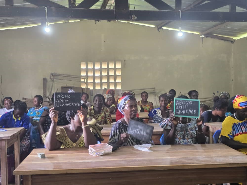Canada Côte d'Ivoire (@ambcanci) on Twitter photo Grâce au projet🇨🇦 Initiative Femmes et Communautés Cacaoyères, + de 3 500 femmes et 1 500 jeunes filles de Côte d’Ivoire🇨🇮 bénéficient d’un accompagnement structurant
Ensemble avec <a href="/SOCODEVI/">SOCODEVI</a> & <a href="/Fondation_PGL/">Fondation Paul Gérin-Lajoie</a> nous bâtissons des communautés plus justes, résilientes et inclusives Grâce au projet🇨🇦 Initiative Femmes et Communautés Cacaoyères, + de 3 500 femmes et 1 500 jeunes filles de Côte d’Ivoire🇨🇮 bénéficient d’un accompagnement structurant
Ensemble avec <a href="/SOCODEVI/">SOCODEVI</a> & <a href="/Fondation_PGL/">Fondation Paul Gérin-Lajoie</a> nous bâtissons des communautés plus justes, résilientes et inclusives