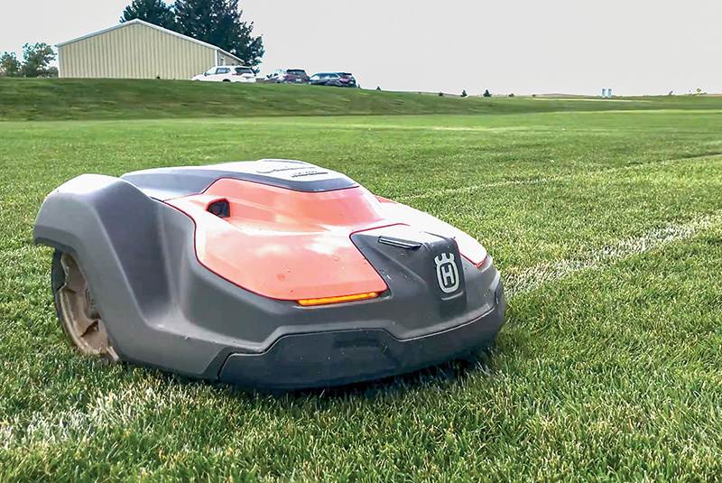 GCM_Magazine's tweet image. As autonomous mower use increases, what factors should we consider? Here's what recent research suggests: bit.ly/4lWvqov @GCSAA