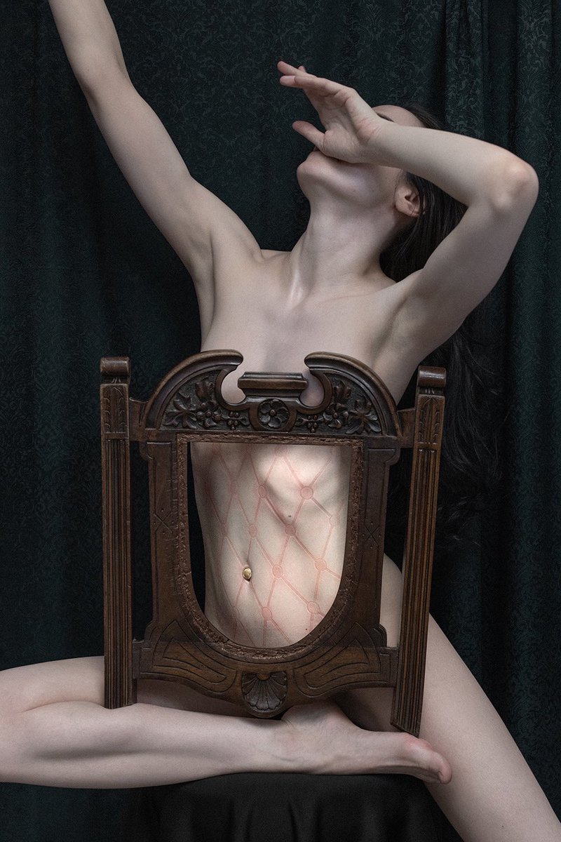 InessRychlik's tweet image. ‘An Object of Discomfort’ (Obiekt Niepożądania), Self-portrait photography.