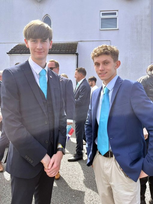 cleckylad's tweet image. There is absolutely no truth in the rumour
That these two play POO sticks
With real poo 