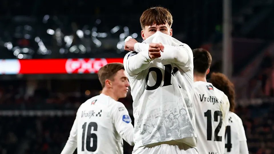 <a href="/Feyenoord/">Feyenoord Rotterdam</a> Leo Sauer SZN incoming!