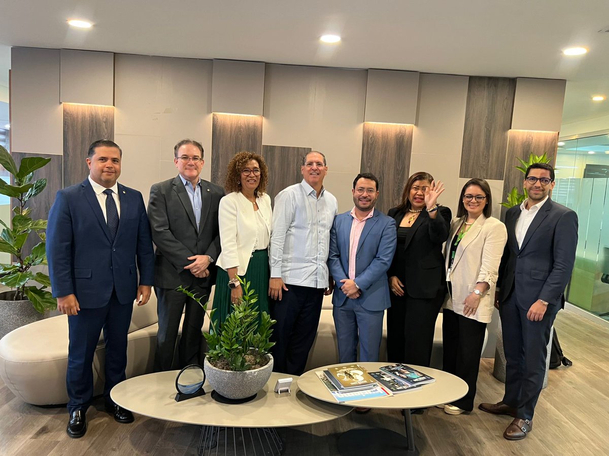 Hoy <a href="/AGEXPORTGT/">AGEXPORT</a> arranca con Gira de Posicionamiento del Sector Servicios en #RepúblicaDominicana como parte de las acciones de promover a #Guatemala como proveedor de #tecnología #creatividad #turismo #Analisis #logística #KPO esta gira es previa a  #MisionComercial de diciembre