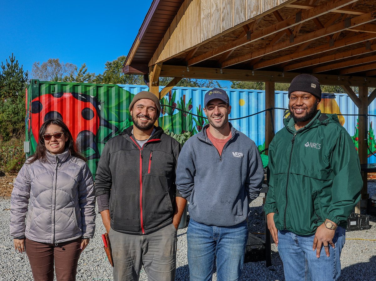 USDA_NRCS's tweet image. It Takes a Village is a nearly 3-acre non-profit farm outside Chicago that opened in response to the last grocery store closing in the community in 2019. We helped them get a high tunnel to expand the growing season, providing over 2,000 people annually with fresh, healthy food.
