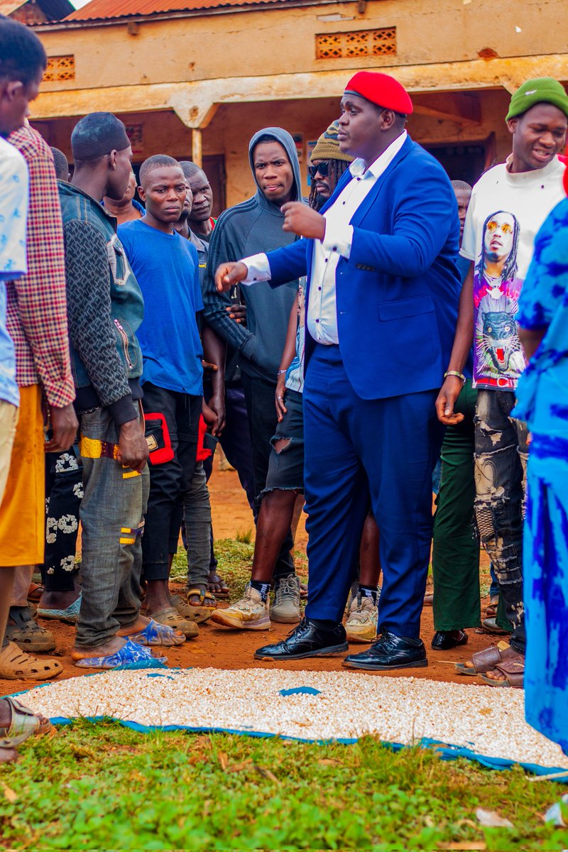 Bobi_Giant's tweet image. Change is blowing through Jinja city. From Mpumudde to Kibibi Ward, the people are rising up, demanding a better future. The protest vote is their anthem. Join the movement, join the voice for change.