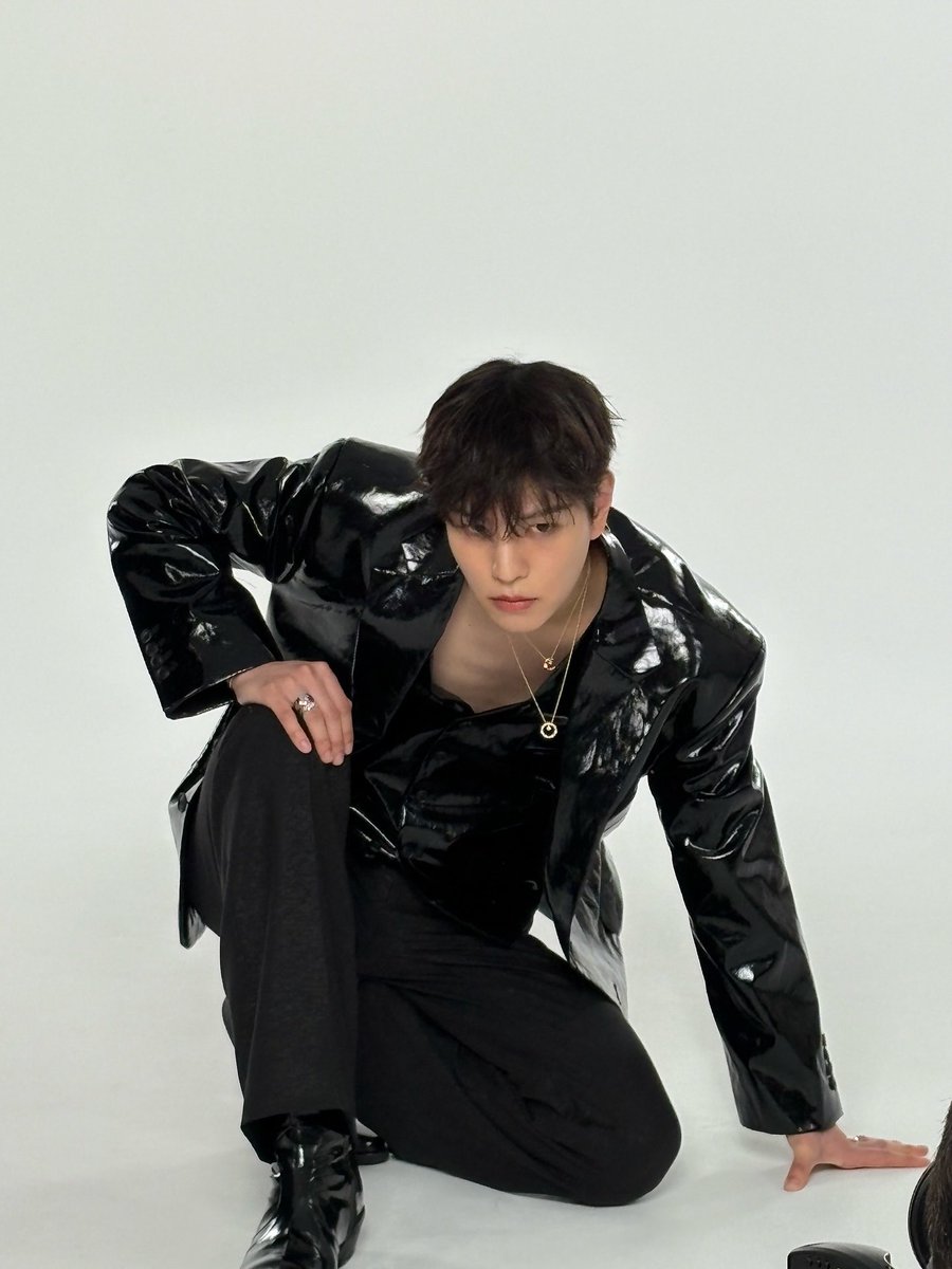 AND THIS IS WHY SEUNGMIN IS SO BOOKED AND BUSY LOOK AT HIM??????