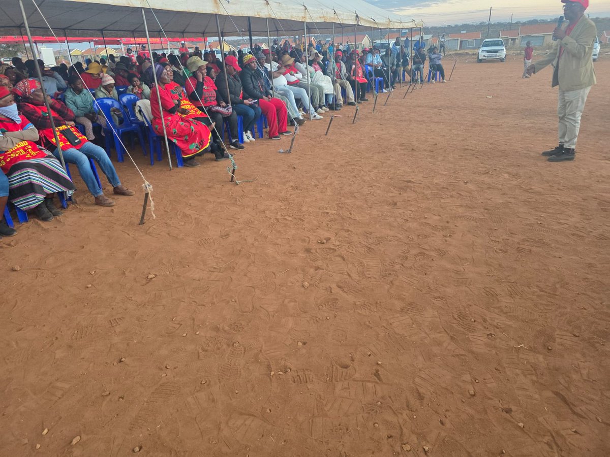 EFF_Limpopo's tweet image. ♦️In Pictures ♦️
EFF Polokwane 13, Ext 133 Community meeting. Community members asked the EFF to help with high municipal bills, expensive electricity, shortage of water, unoccupied houses, vacant stands, corruption on housing list, and high levels of unemployment. All the…