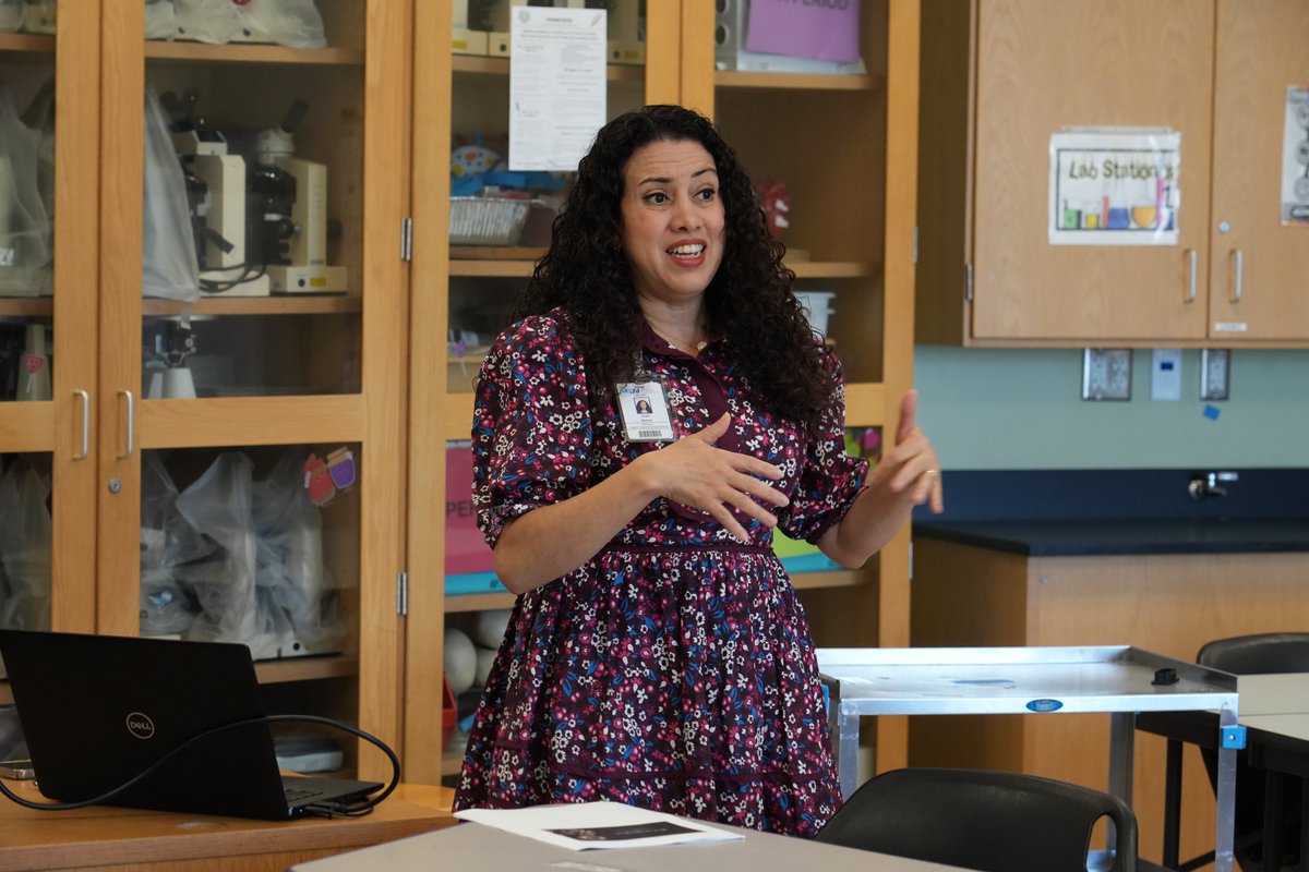 WacoISD's tweet image. Dr. Tiffany Spicer, Superintendent of Waco ISD, and Dr. Grace Benson, Director of ESL and Bilingual programs, spoke to female students from Waco and University High Schools about professionalism at Excellence Camp last week.
Sharing vulnerably about their personal stories,โฆ