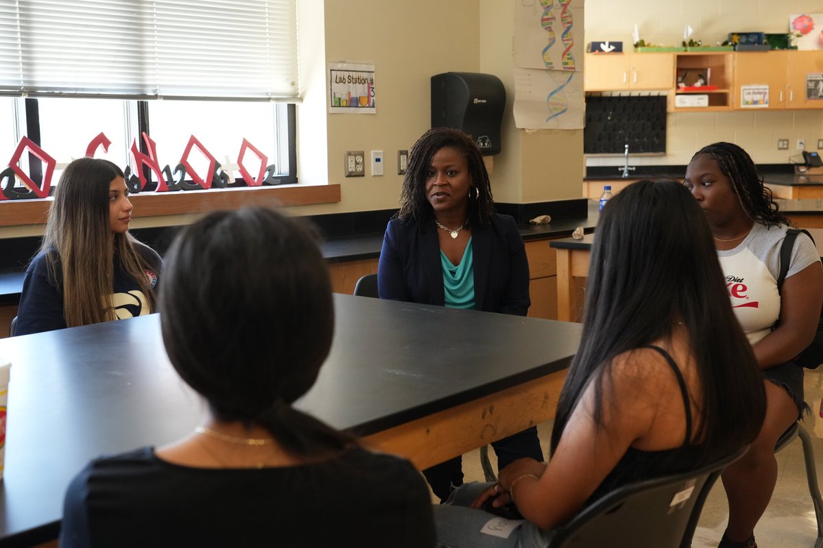 WacoISD's tweet image. Dr. Tiffany Spicer, Superintendent of Waco ISD, and Dr. Grace Benson, Director of ESL and Bilingual programs, spoke to female students from Waco and University High Schools about professionalism at Excellence Camp last week.
Sharing vulnerably about their personal stories,โฆ