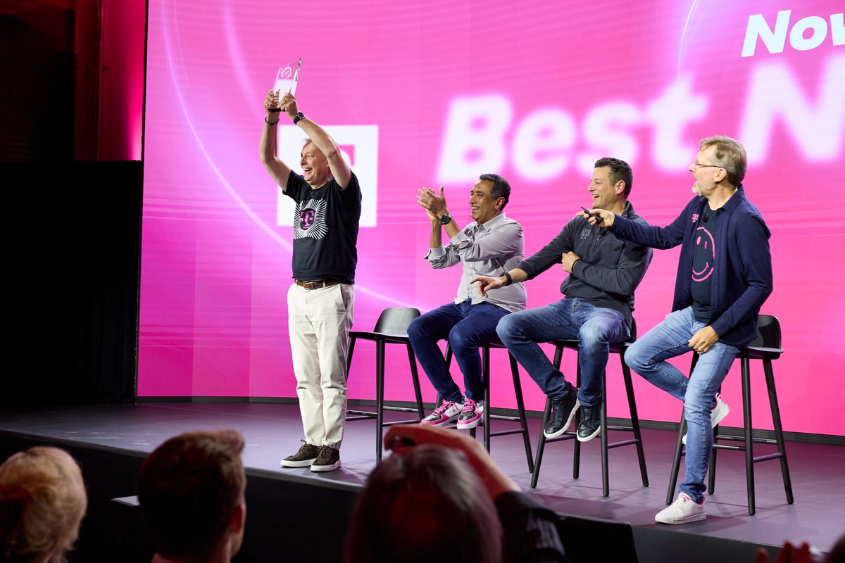 UlfEwaldsson's tweet image. I’m so proud of @TMobile’s journey to America’s Best Network! Over a decade of strategic investments & customer love got us here, and we’re just getting started.💪
See how & what’s next👉bit.ly/4eP9oSe