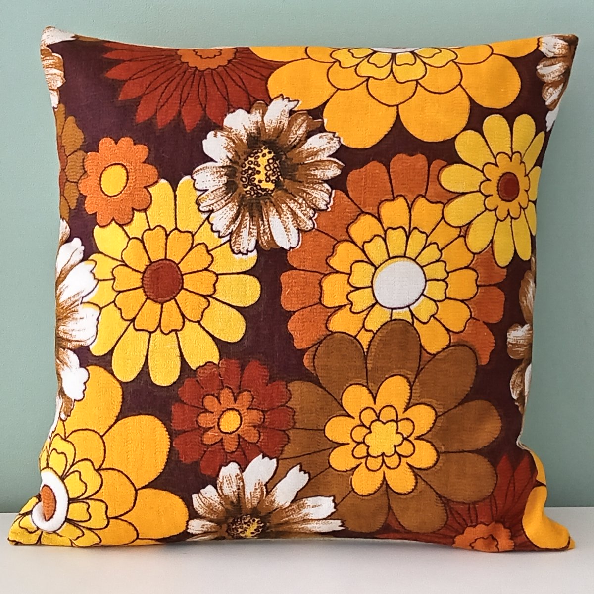 lampshades78502's tweet image. Handmade vintage fabric cushion.
vinted.co.uk/items/66360933…
#shopindie #supportsmallbusiness #UKGiftHour #UKGiftAM #giftideas #craftbizhour #earlybiz #vintage #SmartSocial #SundayFringe #WelshCraftHour #CraftHour #smallbizzsunday #CraftBizParty #womaninbizhour #Sheffield #handmade