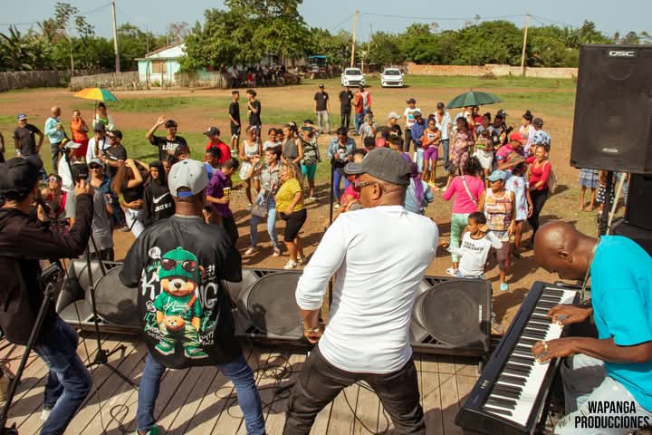 RodolfoMedinaH3's tweet photo. En #Camagüey continúan las actividades del #VeranoSiempreJoven

@Pedro_ACM @ayleralmarales @YuzaimaCardona @WalterNoris @JorgeSutil2 @VillalonYoandry @DixamiGomez @AMPPCamaguey1 @GobCamaguey @radio_cubana https://t.co/9kWykADJAT