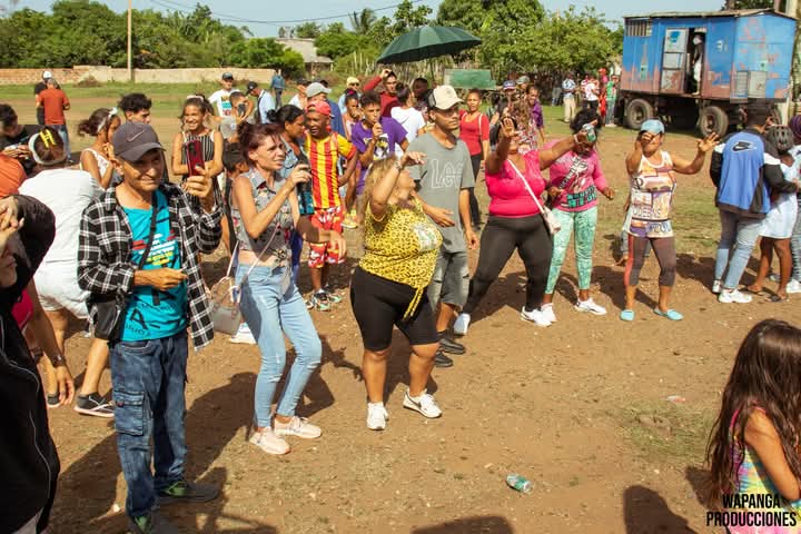 RodolfoMedinaH3's tweet photo. En #Camagüey continúan las actividades del #VeranoSiempreJoven

@Pedro_ACM @ayleralmarales @YuzaimaCardona @WalterNoris @JorgeSutil2 @VillalonYoandry @DixamiGomez @AMPPCamaguey1 @GobCamaguey @radio_cubana https://t.co/9kWykADJAT