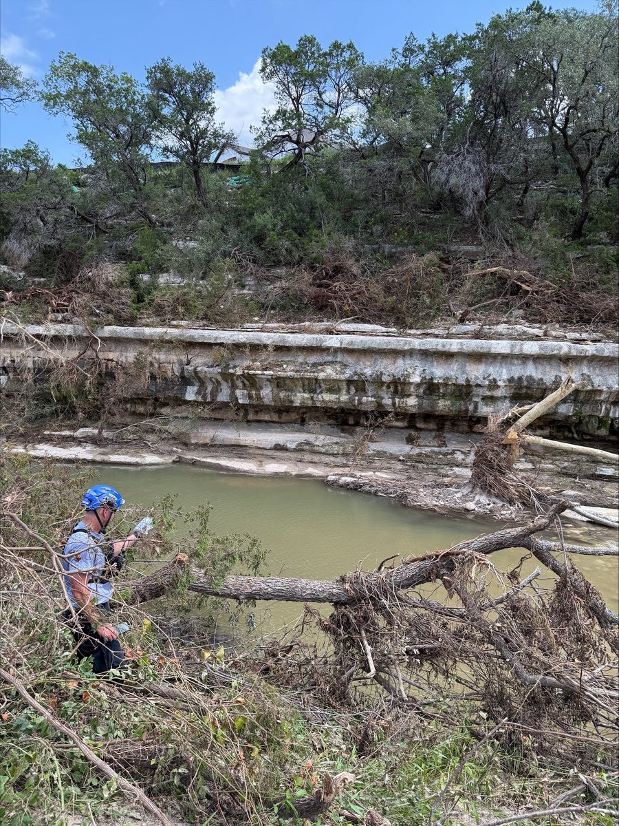 Governor Kay Ivey (@governorkayivey) on Twitter photo Alabama’s first search and rescue team is on the ground in Texas, and they are wasting no time getting to work.
<a href="/GregAbbott_TX/">Greg Abbott</a> and the people of Texas can count on Alabama to stand shoulder to shoulder with them.
We’re proud of the heroes representing our state. #alpolitics Alabama’s first search and rescue team is on the ground in Texas, and they are wasting no time getting to work.
<a href="/GregAbbott_TX/">Greg Abbott</a> and the people of Texas can count on Alabama to stand shoulder to shoulder with them.
We’re proud of the heroes representing our state. #alpolitics